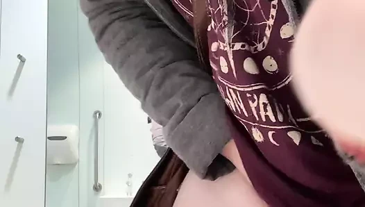 Havaalanında çaresiz sidik