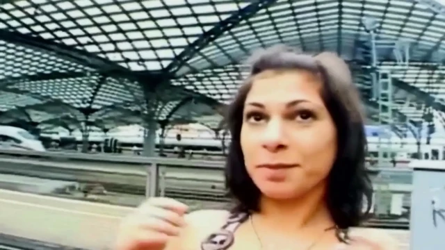 Bu onun Fransız hatunları mükemmel yarak emme becerilerine sahip olduğu zaman oyuncu seçmeleri