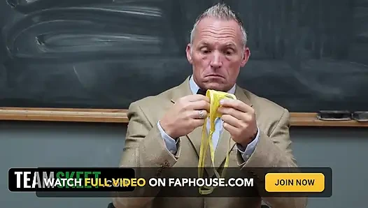 Kızlar dersten sonra böyle yapıyor