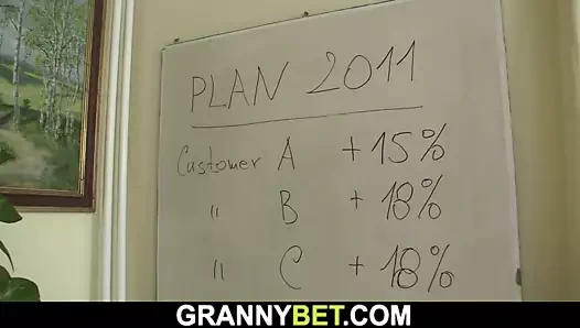 Ofis seks ile sıcak olgun kadın