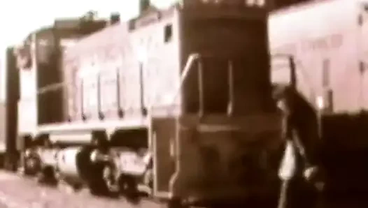 Derin oral seks ve sıcak sikme içinde the train (1960'lar bağbozumu)