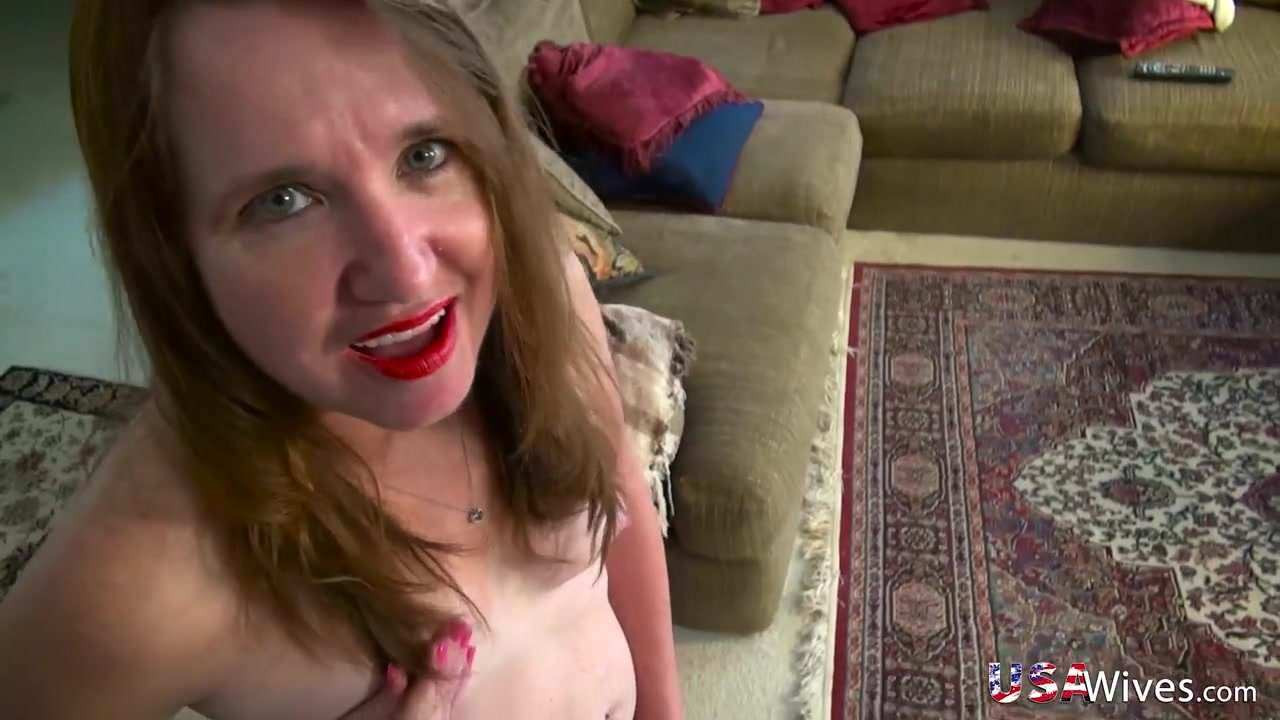 Usawives büyük olgun lisal seksi striping aşağı