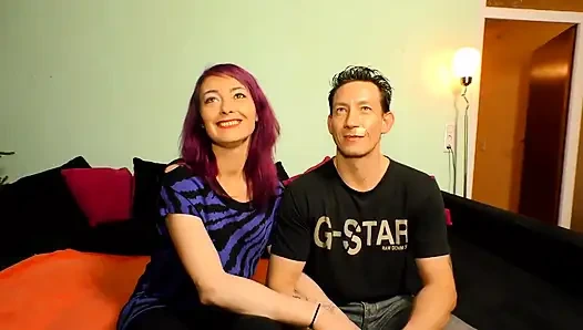 Kırmızı Iç Çamaşırlı Dövmeli Vixen Vahşice Yarağa Biniyor