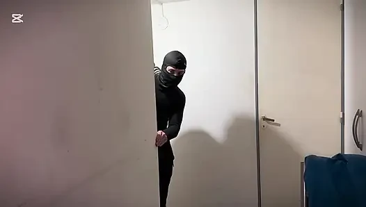 Thief finds me masturbating and ended up drinking his milk