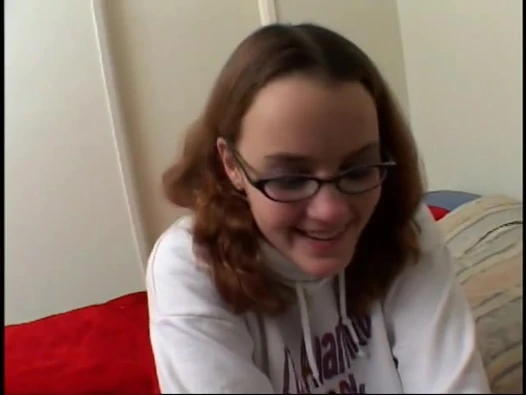 Üniversite öğrencisi sert yarak ve döl için alınıyor.