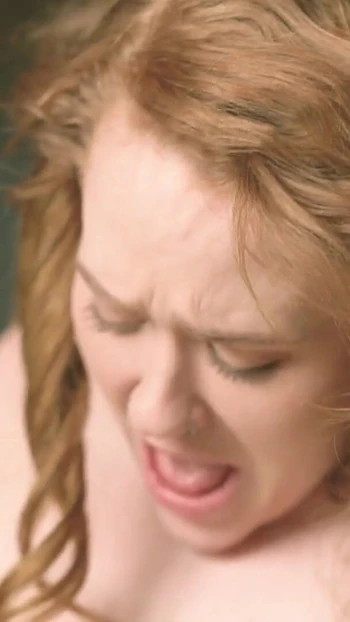 Незабываемый момент от "Тревоги блондинок лесбиянок! Это Charlie Forde и August King!"