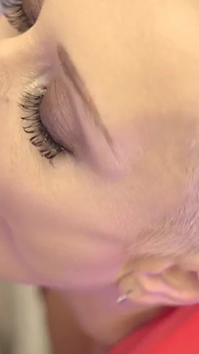 Sapık büyük memeli orta yaşlı seksi kadın Tanya Virago duvar deliğini ziyaret ediyor ve boğazını siktiriyor | Klip 3