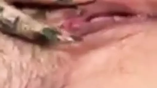 kıllı sağır tombul dövmeli piliç masturabates