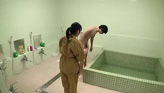 Yatmak için ne kadar ileri gidebilirsin? yerel bir misafirhanenin ev sahibesi ve onun yarı zamanlı çalışanı