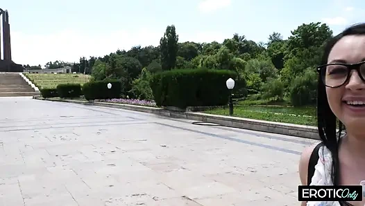 Alman ev kadınları komşularıyla ne yapıyor?