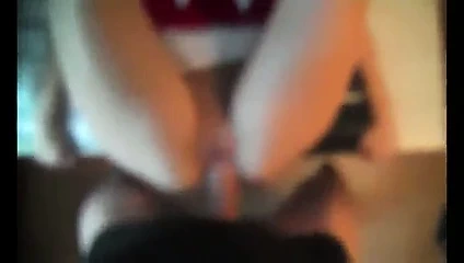 Noel kıyafeti içinde sarışın arkadaş