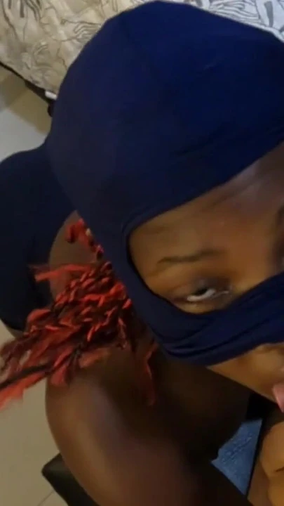 Захватывающий момент из "Когда я сказал, что я поймал виновника в моей спальне это тип я имею в виду была ее чернокожая"