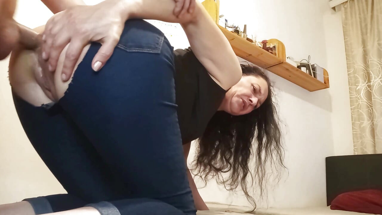 Sıcak ve ıslak götüme gir. Sürtük anal dölleme