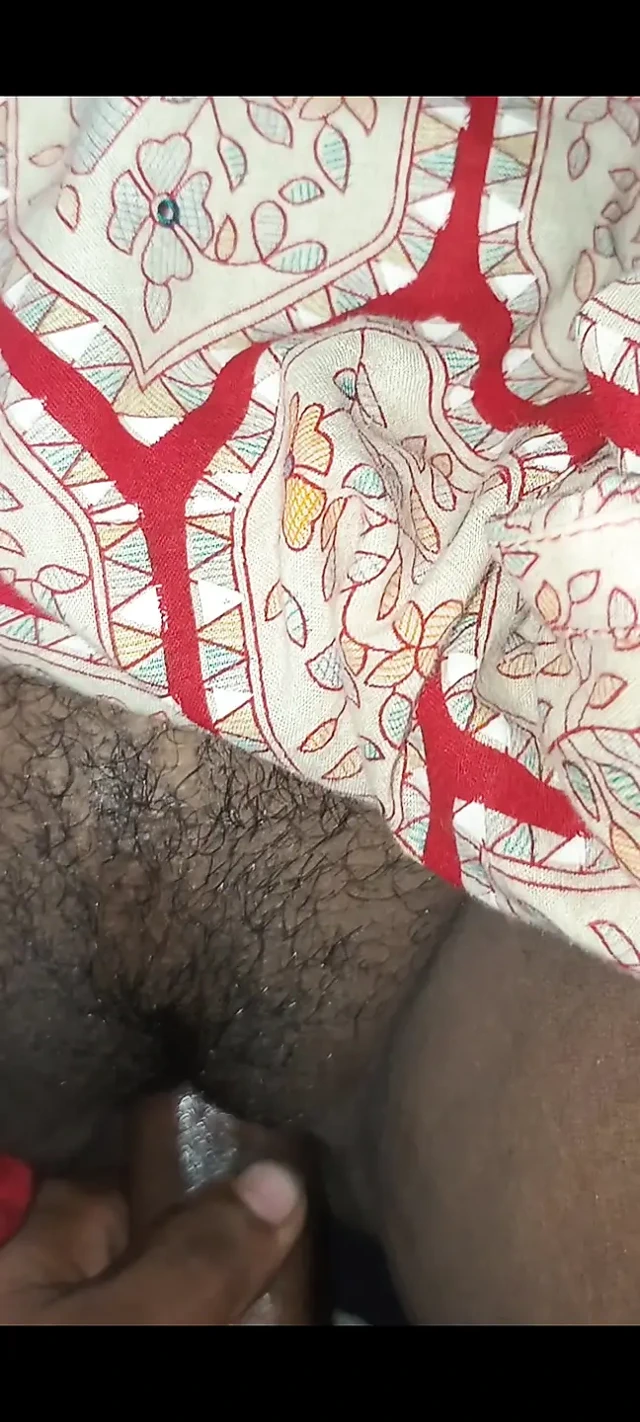 Hintli evli kadın misyoner tarzı sikişiyor