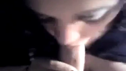 6. Sikimi emmeyi seviyor