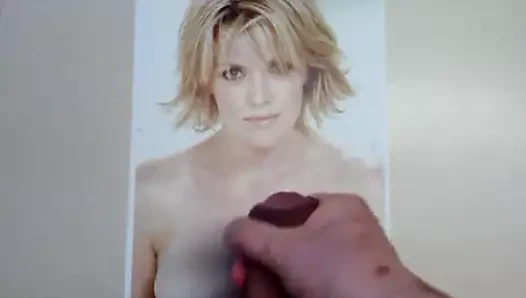 Amanda boşalma anısına dokunuyor