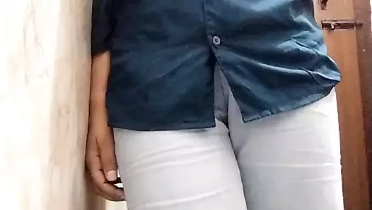 Hint sıcak aunty ne aapne chuchee dabae tam zevk almak Hint aunty