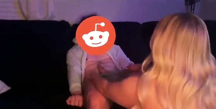 Bekaretini aldım ve onu hızlı bir şekilde içime boşalttırdım bir redditor'a bindim