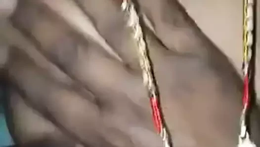 Hizmetçi üvey oğluyla sikişiyor