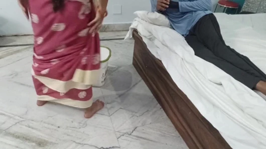 Kaam _Bali _Bai_ ne_ malik _ko_ dekhte _hi_ chudba _li