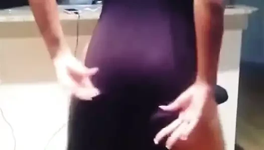 Büyük götlü twerk