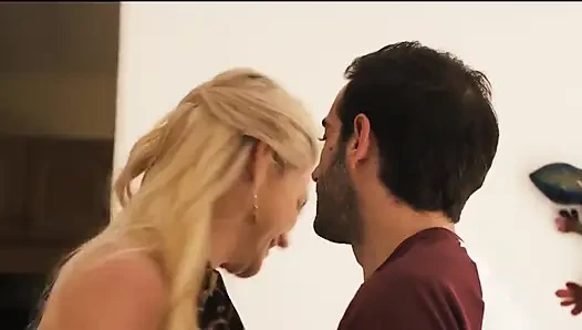 Üvey anne ve üvey oğullar 3 sahne 3: orta yaşlı seksi kadınlar genç yarağa can atıyor