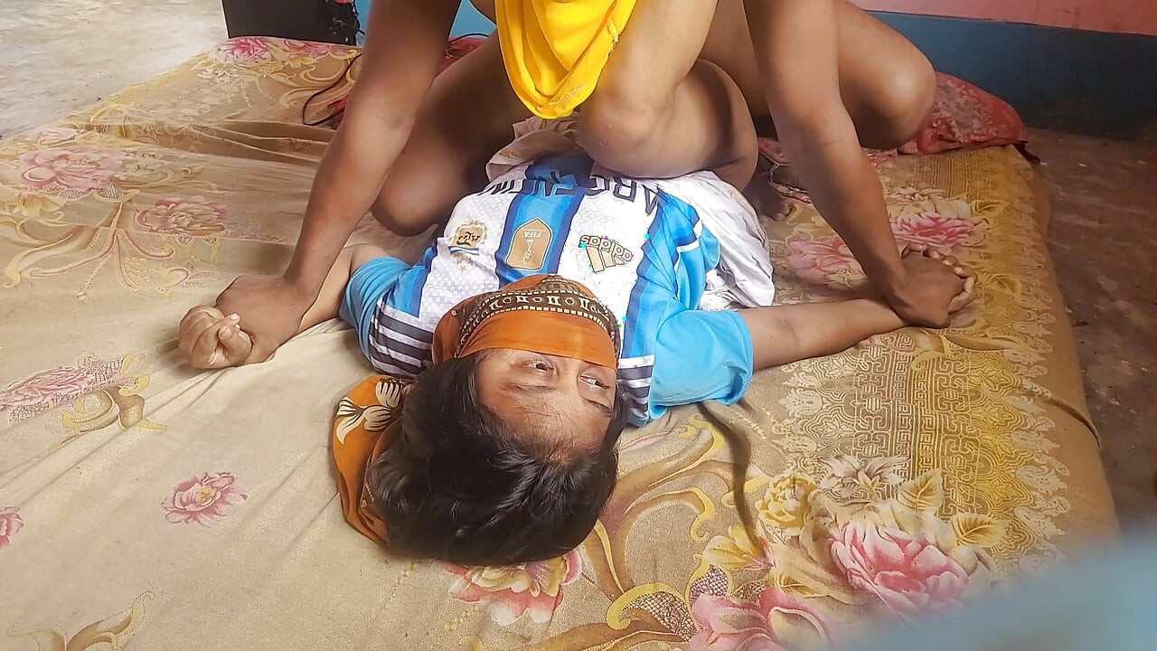 Seksi Bangladeşli Arjantinli destekçinin dhoti giyen viral videosu