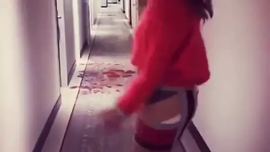 Dar etekli bayan :-))