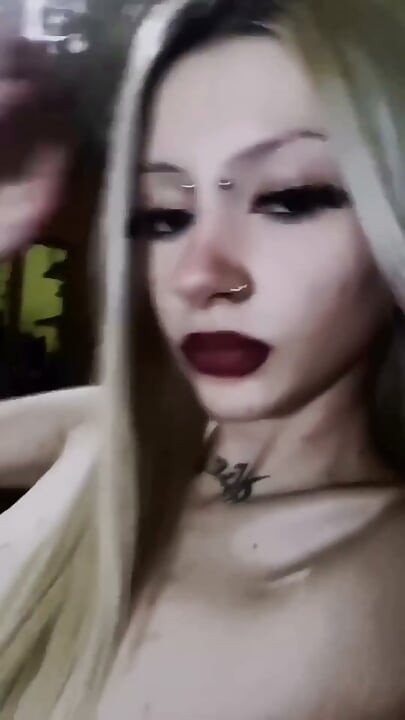 Yaramaz Ince Sarışın Ve Kendine Ait anı