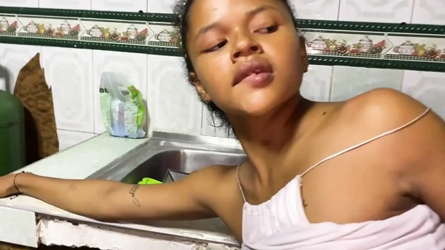 Fucking my stepsister's pussy wildly until I cum inside her vajena