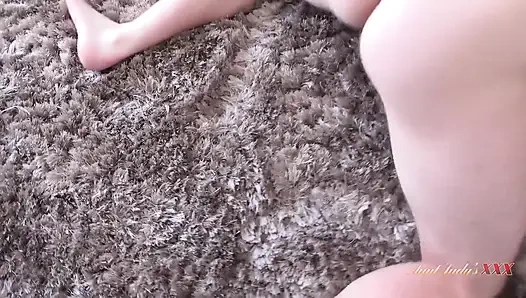 Auntjudysxxx - 45 yaşındaki büyük memeli ev hanımı Janey üvey oğlunun arkadaşını baştan çıkarıyor