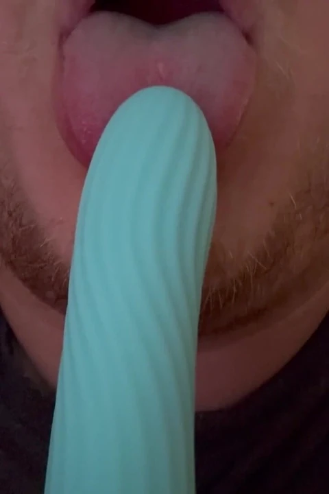 Yavaş çekimde emiyor - dildo