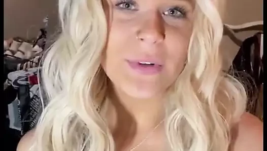 Genç sarışın ev yalnız ve Mastürbasyon