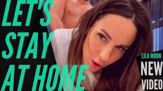 Bir yürüyüşten önce kız arkadaşı romantik oral seks ve hardcore seks -