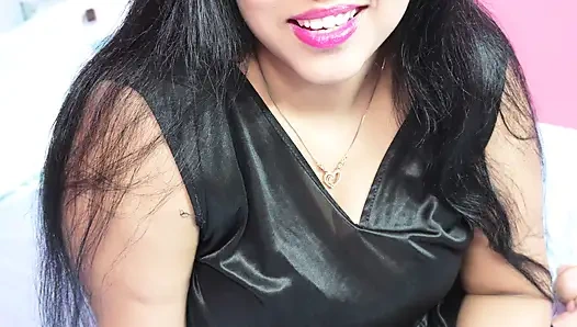 Yenge penisimi emdi ve su çıktı, yenge penisi ne kadar iyi emiyor, arkadaş, daha iyi his.