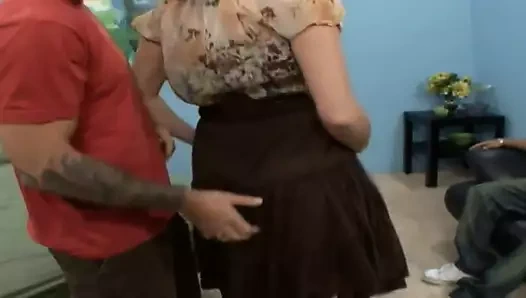 Ben onun büyük porno yıldızına binmek istiyorum