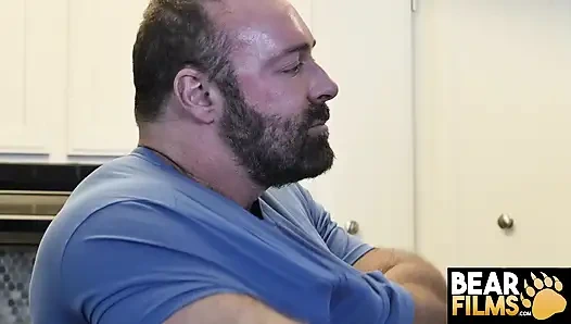 Bearfilms aç koşer domuz Brad Kalvo'yu büyük yarağı alıyor