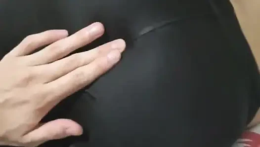 Babamla üvey kuzenimi sikiyorum evde yok