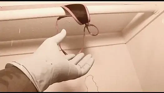 Azgın genç deliğin güçlü çılgın pembe yarığı yüze boşalmayla dolu güzel görünüyor