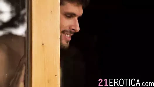 Sıcak tıraş sarışın darbeler büyük çük ve sürmek o sert