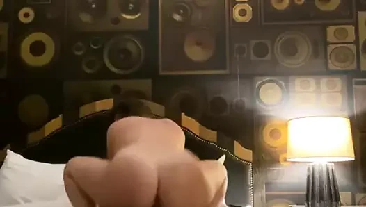 Bu milf bilir nasıl için binmek the horoz