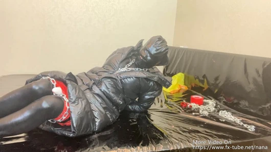 Nana uzun kaban zinciri kendini esaret ve vibratör orgazm oyun