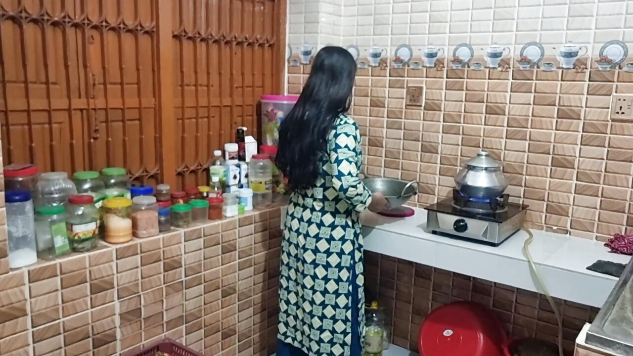 Bangla sesli anal yakın çekim videosu. Hintli evli kadında yeni anal video