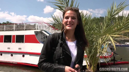 Çek sokakları - şimdiye kadarki en ürperen kız