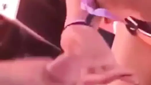 Cum üzerinde ona göğüsleri