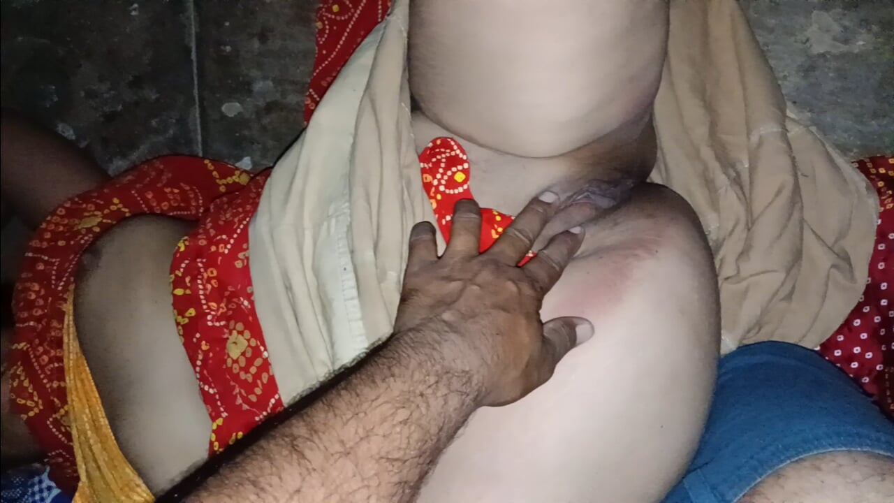 Ateşli desi üvey erkek kardeş üvey kız kardeş seks yapıyor