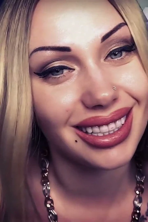 Büyüleyici 3dio asmr! Bu elim yarağına dokunuyor! Ve ruhuna dokunuyorsun!