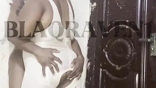 Amcığının her slammimg'ine komut veriyor