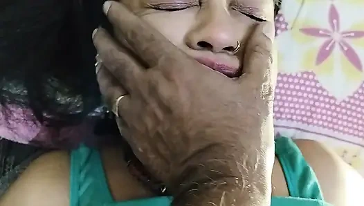 Seksi bayan ön sevişme üvey amcasını sikiyor ateşli meme ucu minik amcık ateşli göğüsler