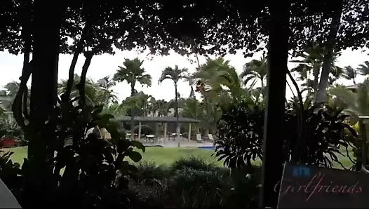 Megan adaçayı alır creampied sonra parmak içinde the araba